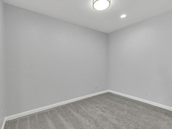 5th image of 247 N Capitol Ave Unit 263