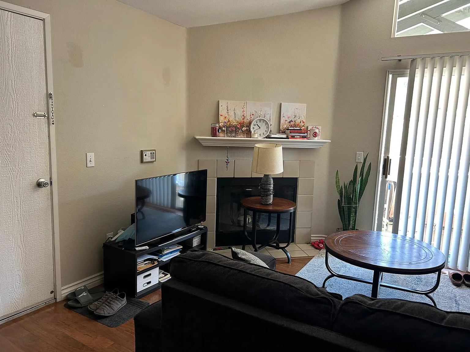 2 bed, 899 sqft, $2,750 — Photo 2