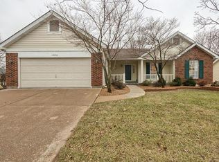 1302 Summers End Dr, Fenton, MO 63026