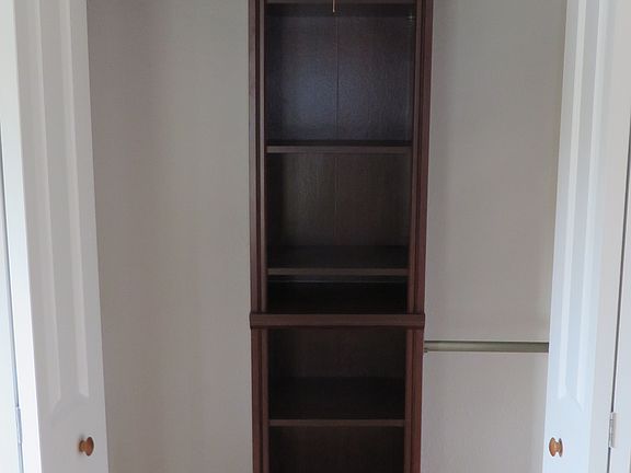 5th image of 31507 Royalview Dr