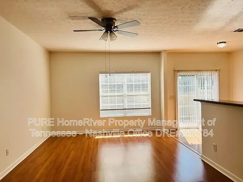3 bed, 2.5 bath, 1574 sqft, $2,050 — Photo 2