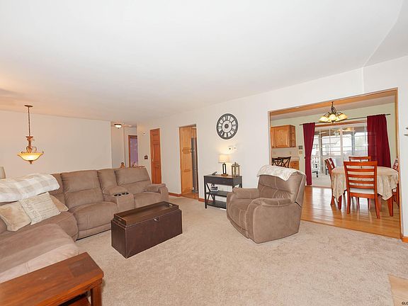5th image of 15 Timber Dr