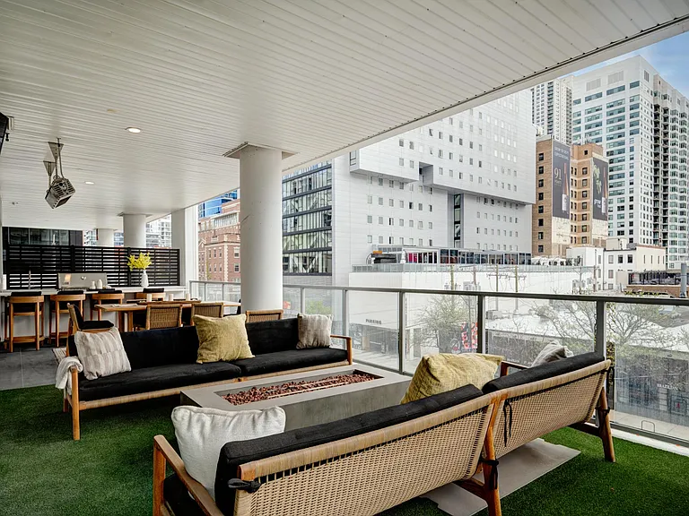 THE RHONE featuring the Saone Penthouse Collection — Photo 12