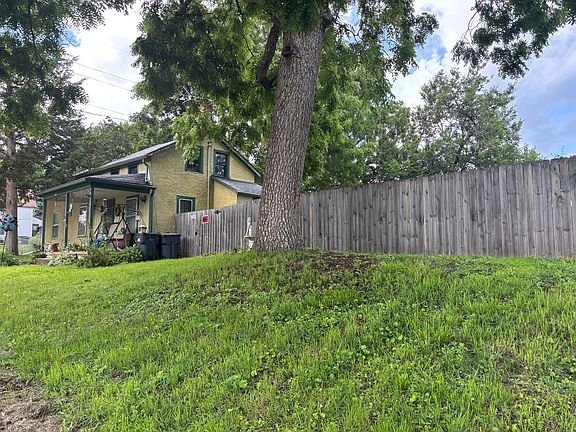 3rd image of 3001 Garfield St