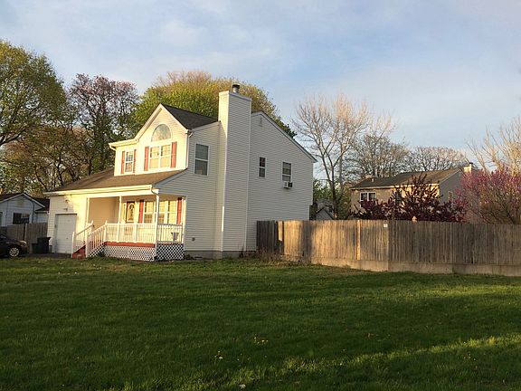 2nd image of 83A Lynbrook Dr