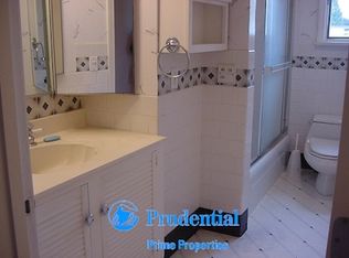 166 Middle Rd, Portsmouth, RI 02871