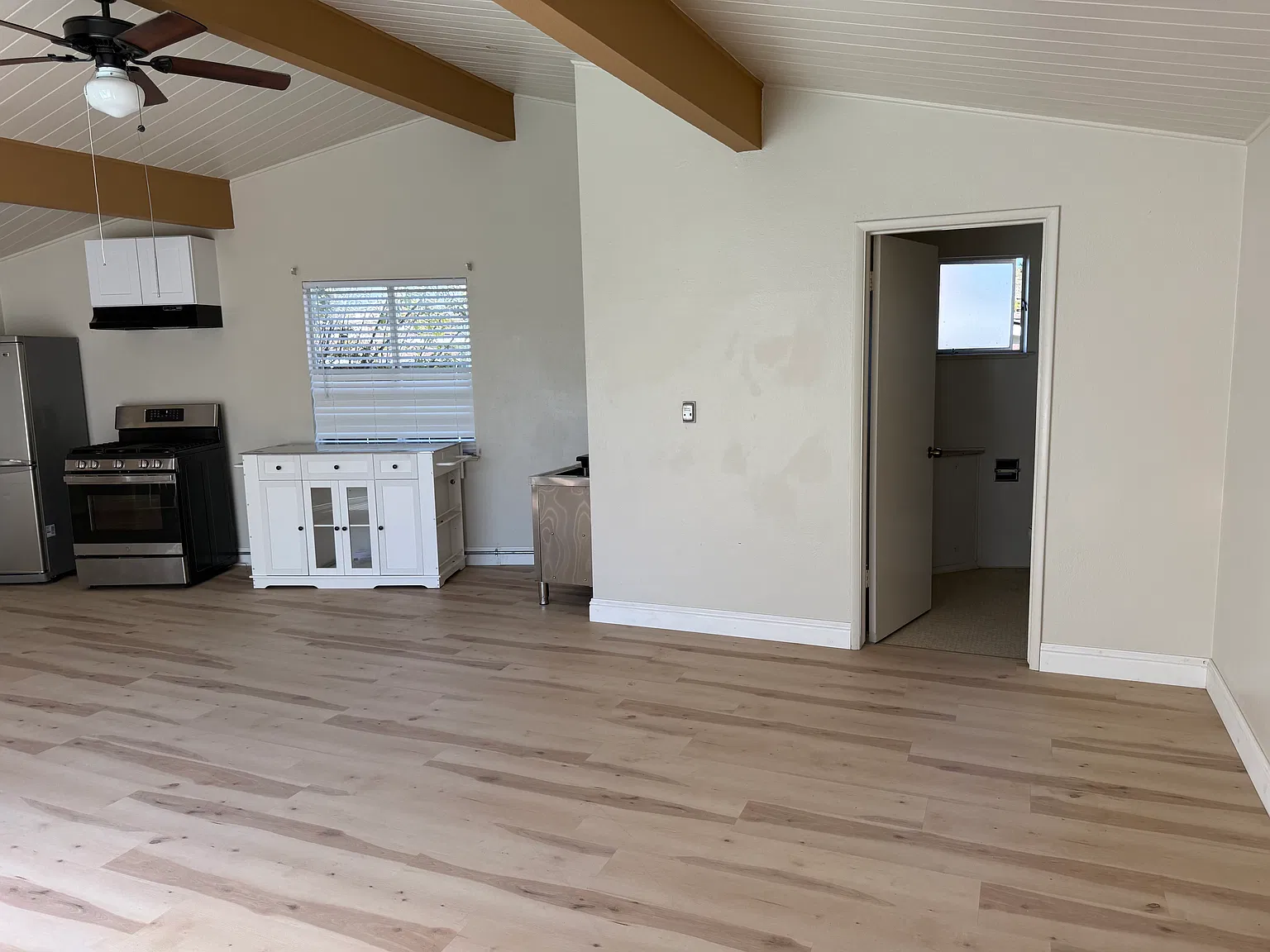 Studio, $2,450 — Photo 4