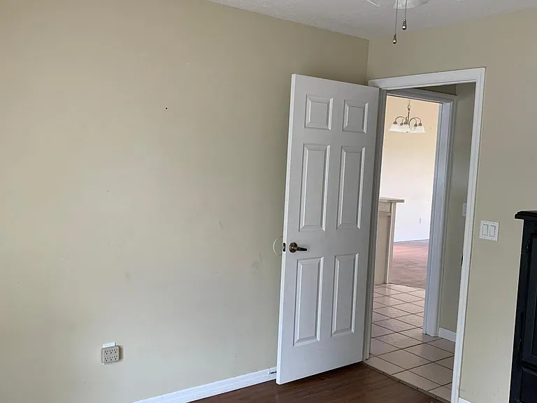 Guest bedroom