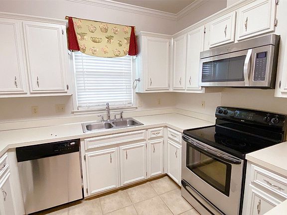 4th image of 8235 Greyfield Dr