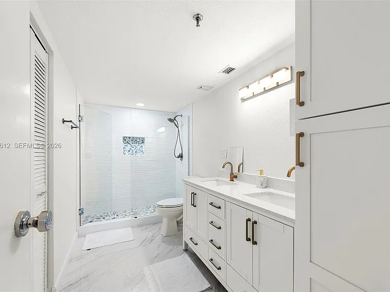 2401 Collins Ave #1007 — Photo 5