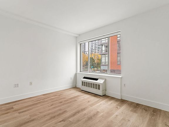 5th image of 47-05 5th St #203