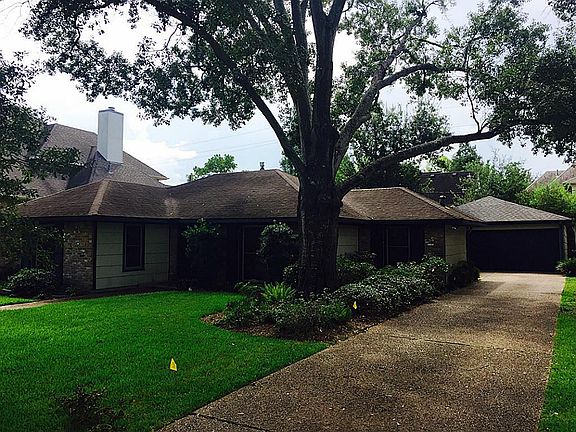 2nd image of 120 Bellaire Ct