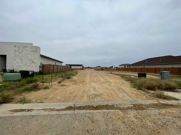 1330 El Caporal Dr, Laredo, TX 78043