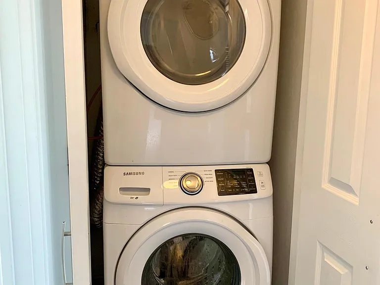 In-unit energy efficient full size Samsung laundry