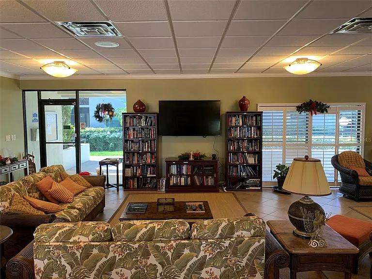 1316 Pasadena Ave S #202 — Photo 36