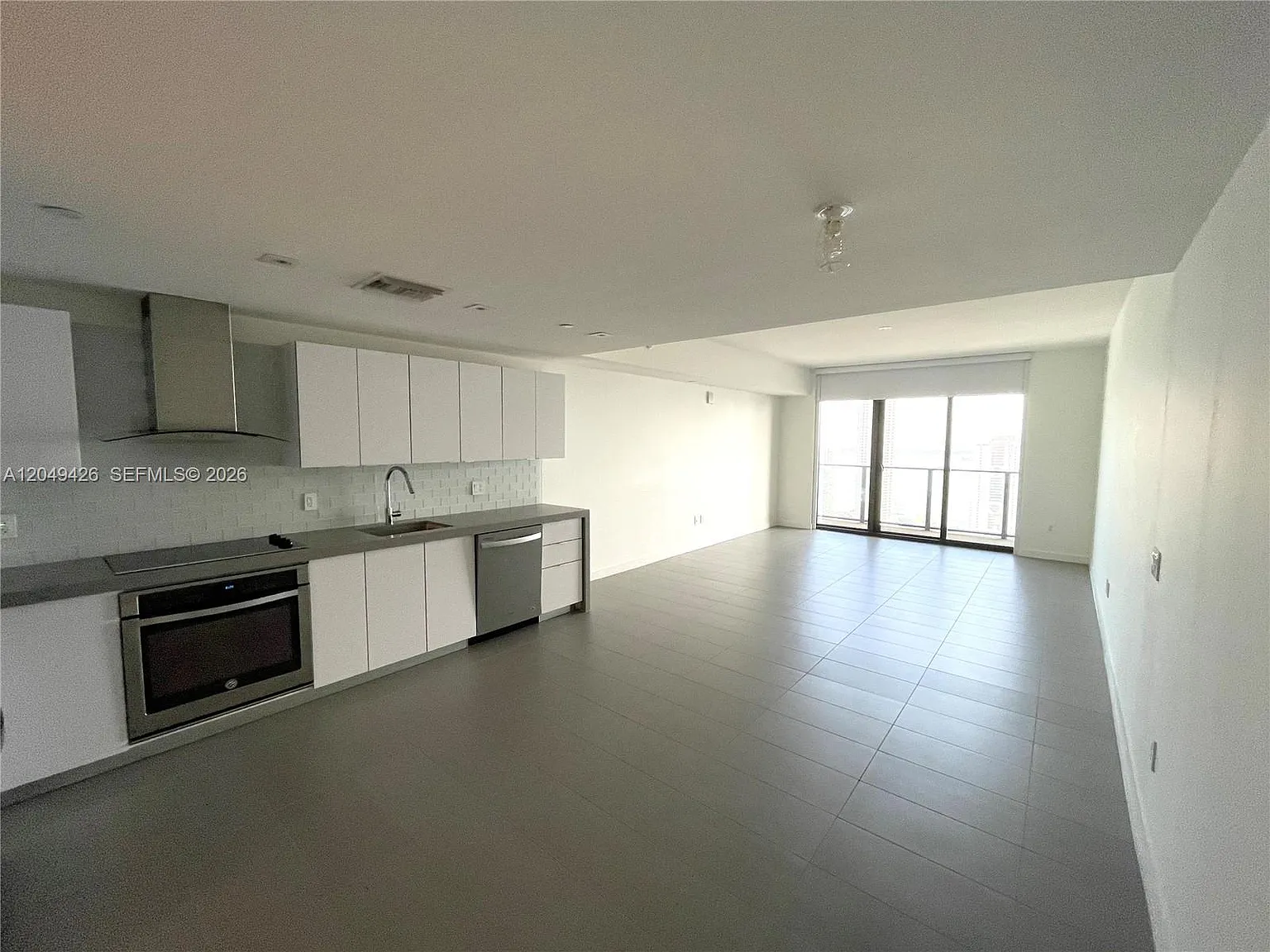 Canvas Condo — Photo 2