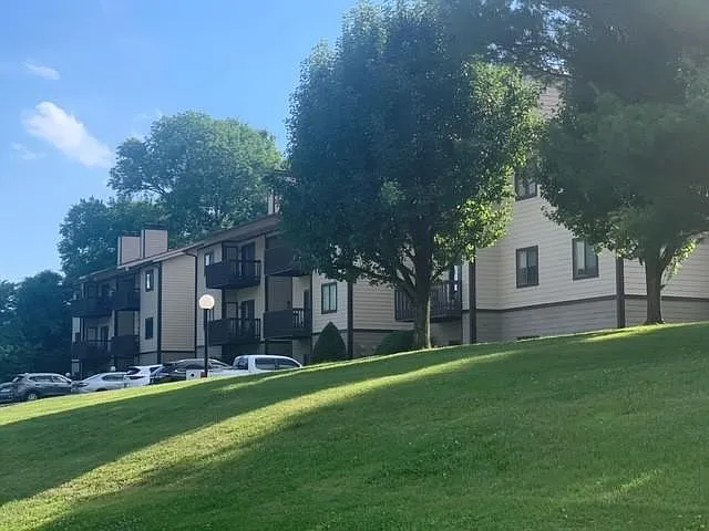 117 Hicks Rd — Photo 2
