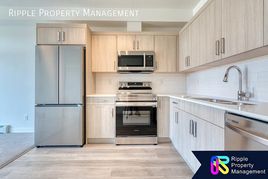 Fantastic 2 Beds/ 1 Bath Apartment With Heat & Water Included!! — Photo 2