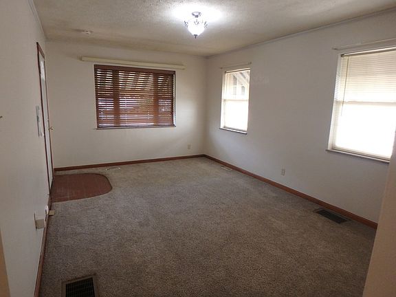 2nd image of 917 29th St