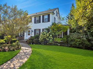 18 Yorkshire Rd, Rockville Centre, NY 11570