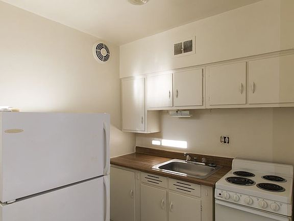 4th image of 3305 White Oak Dr APT 4