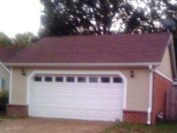 2nd image of 6919 N Hedgewall Cir