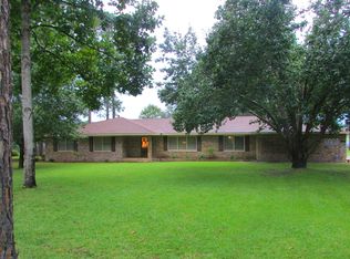 1117 Lakeview Dr, Blackshear, GA 31516