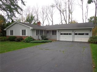 138 Southridge Dr, Rochester, NY 14626