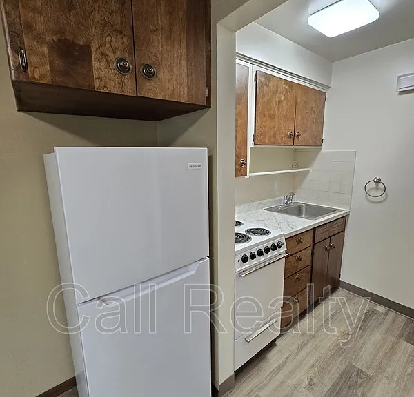 5225 N Crestline St — Photo 7