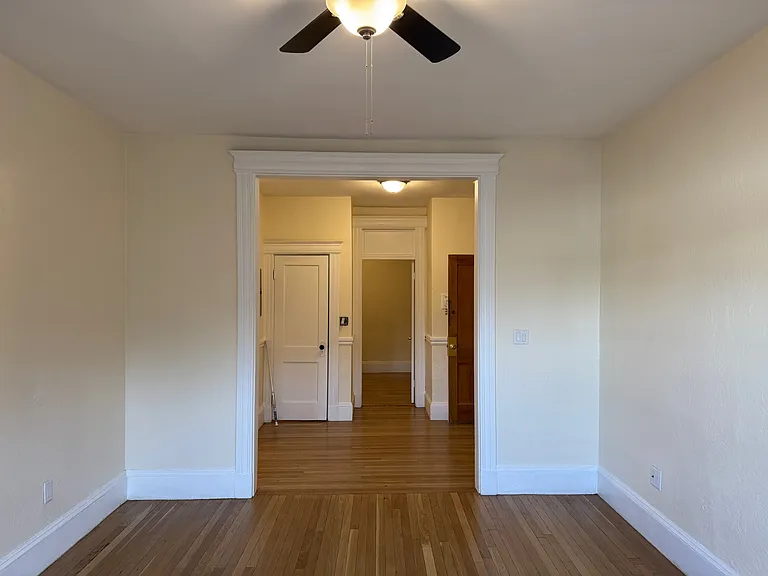 1127 Commonwealth Ave — Photo 4