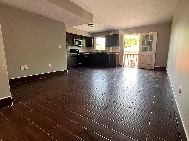 360 High St — Photo 11
