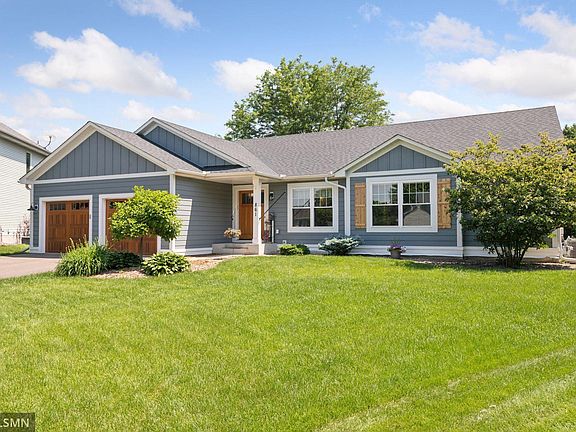 2nd image of 861 Autumn Dr