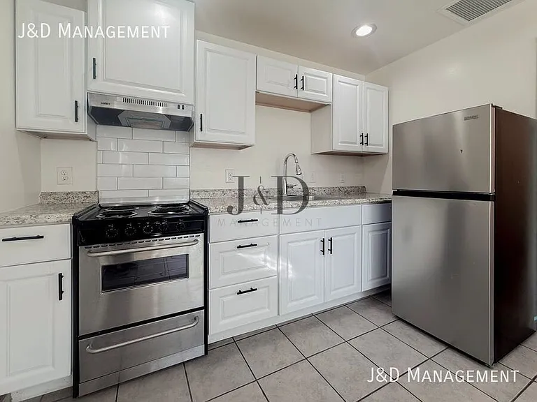 2252 Ocean View Blvd — Photo 3