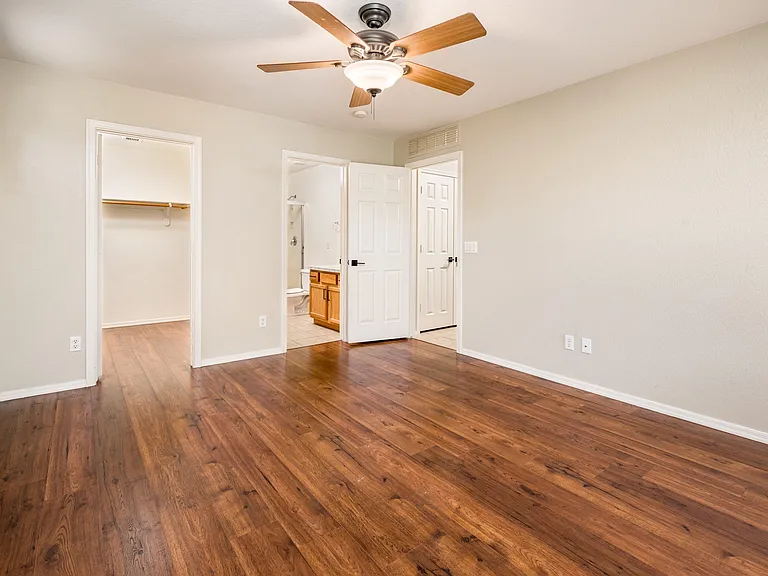 17429 W Watson Ln — Photo 16