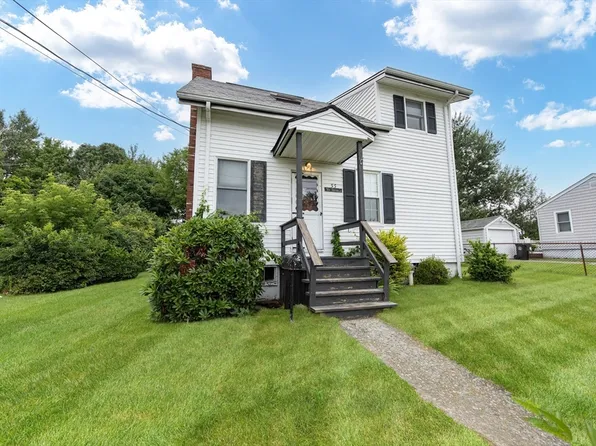 55 2nd St, Swansea, MA 02777