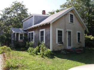 32 Pine St, Edgartown, MA 02539