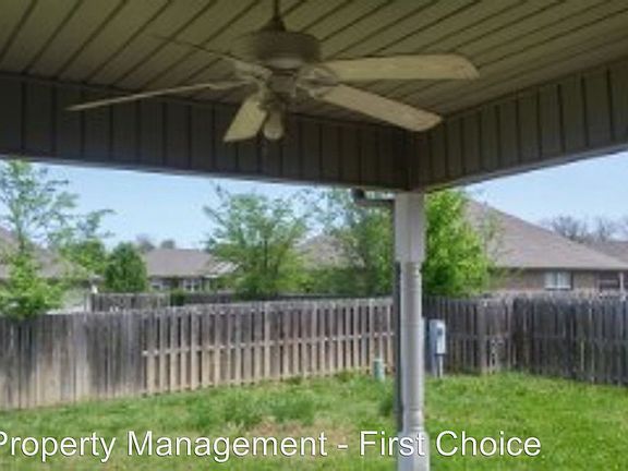 3rd image of 2458 Harris Dr