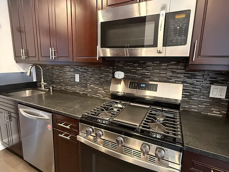 800 Bronx River Rd #B03 — Photo 6