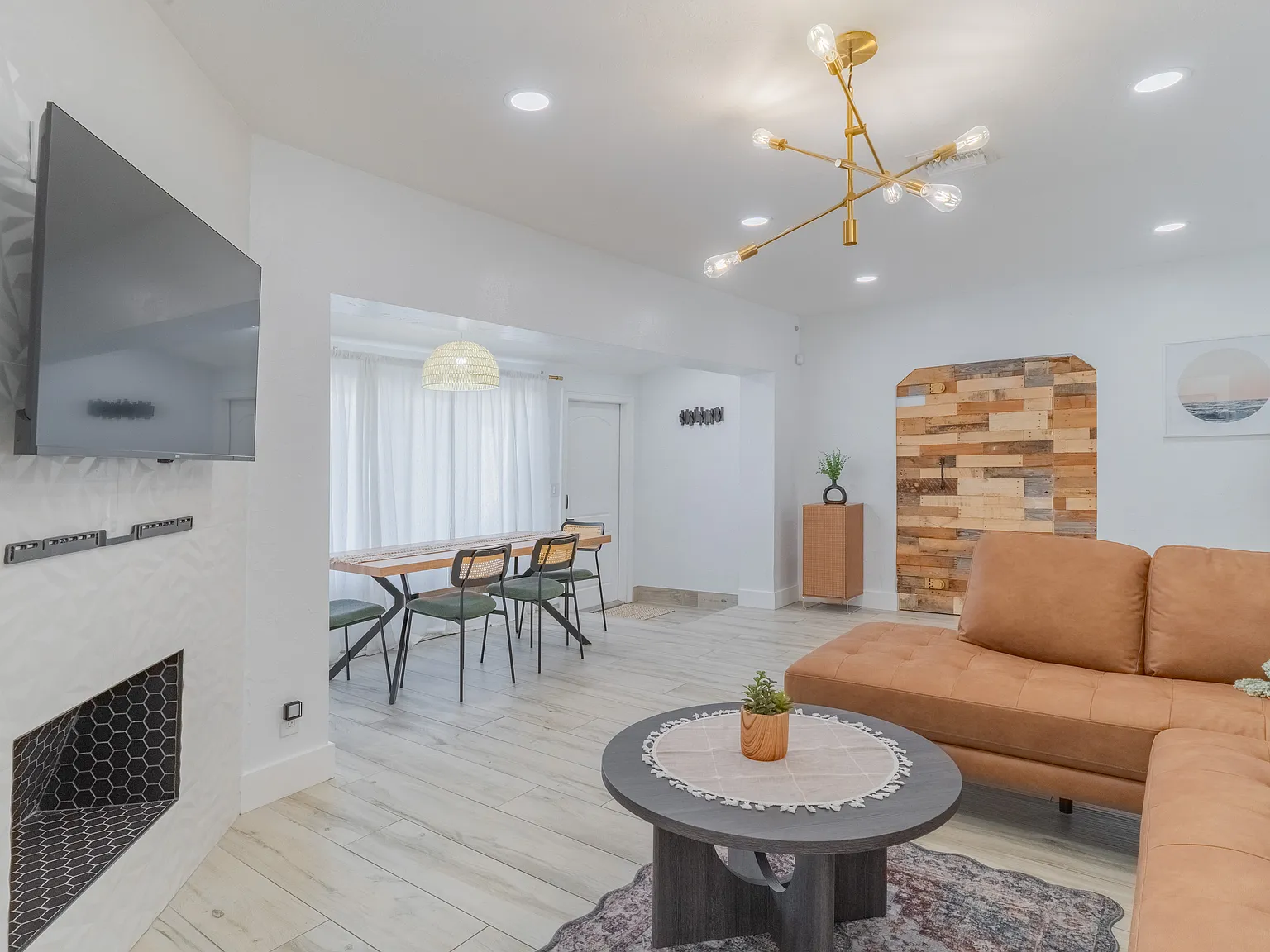 2 bed, 1410 sqft, $5,100 — Photo 3