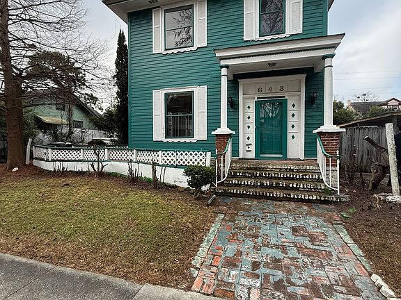 2nd image of 643 E 40th St