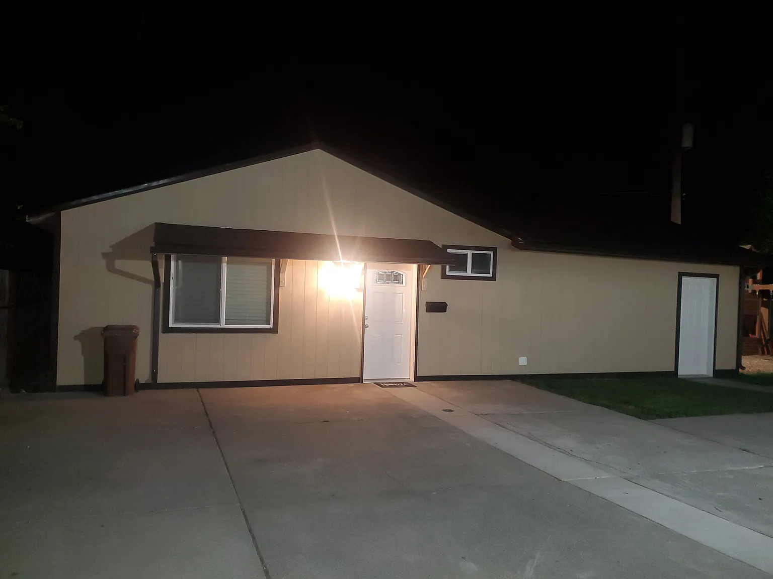 2 bed, 900 sqft, $1,900 — Photo 4