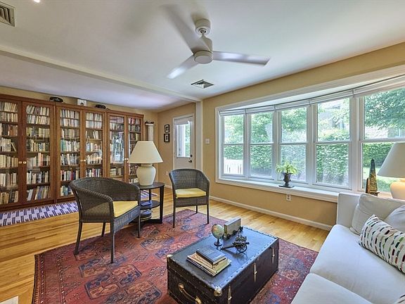 3rd image of 31 Angela Ln #31