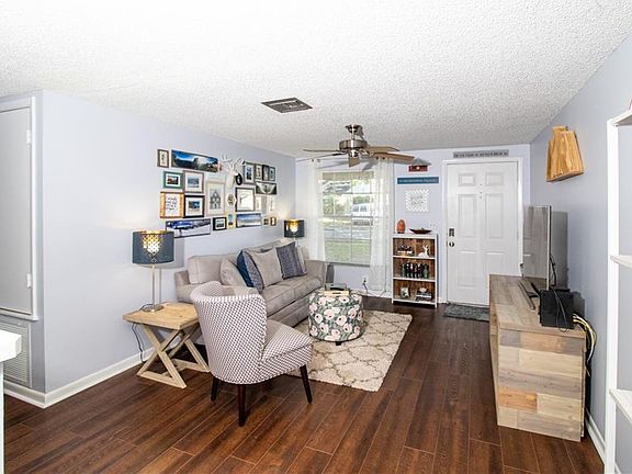 4th image of 3130 Sandspur Dr