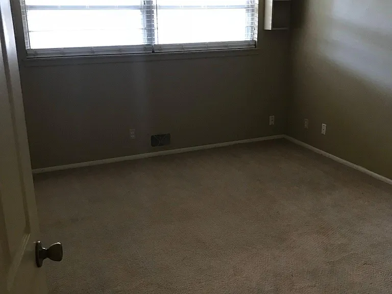Sandia Dr — Photo 8