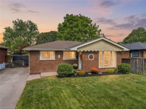 47 Buckingham St, Brantford, ON N3R 3B2