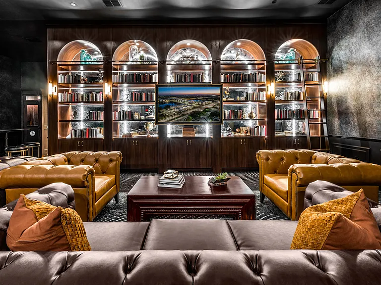 The Alibi at Lake Lilly — Photo 9