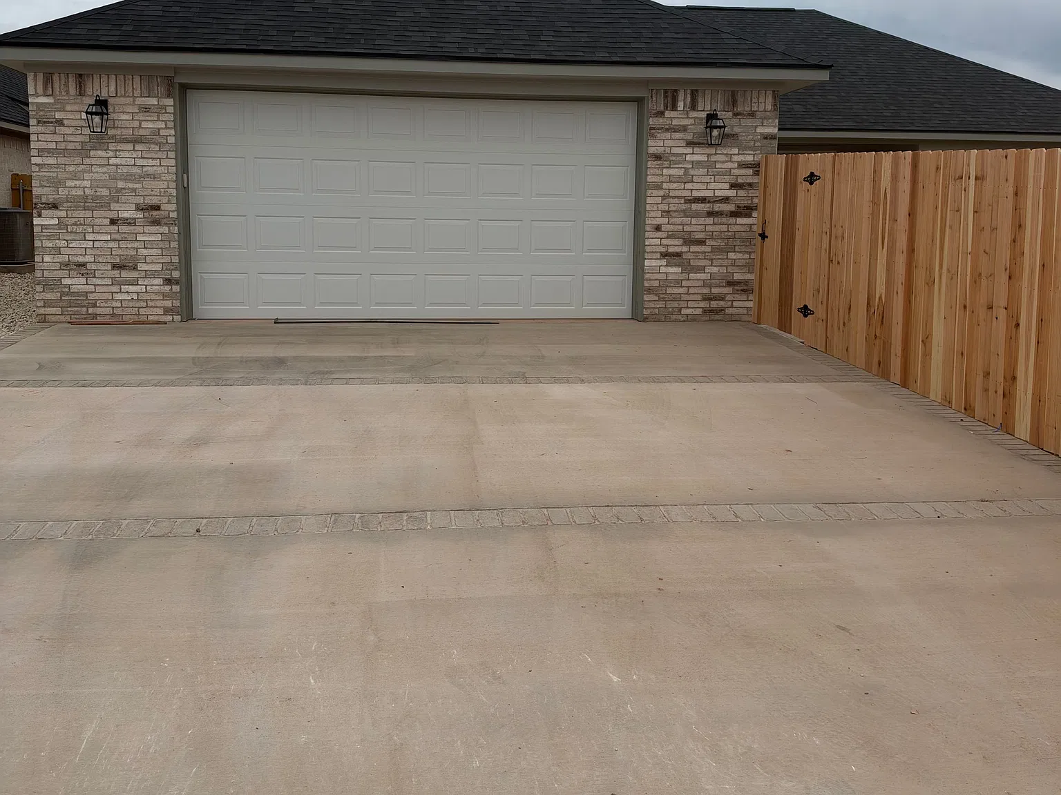 4 bed, 2100 sqft, $2,495 — Photo 4