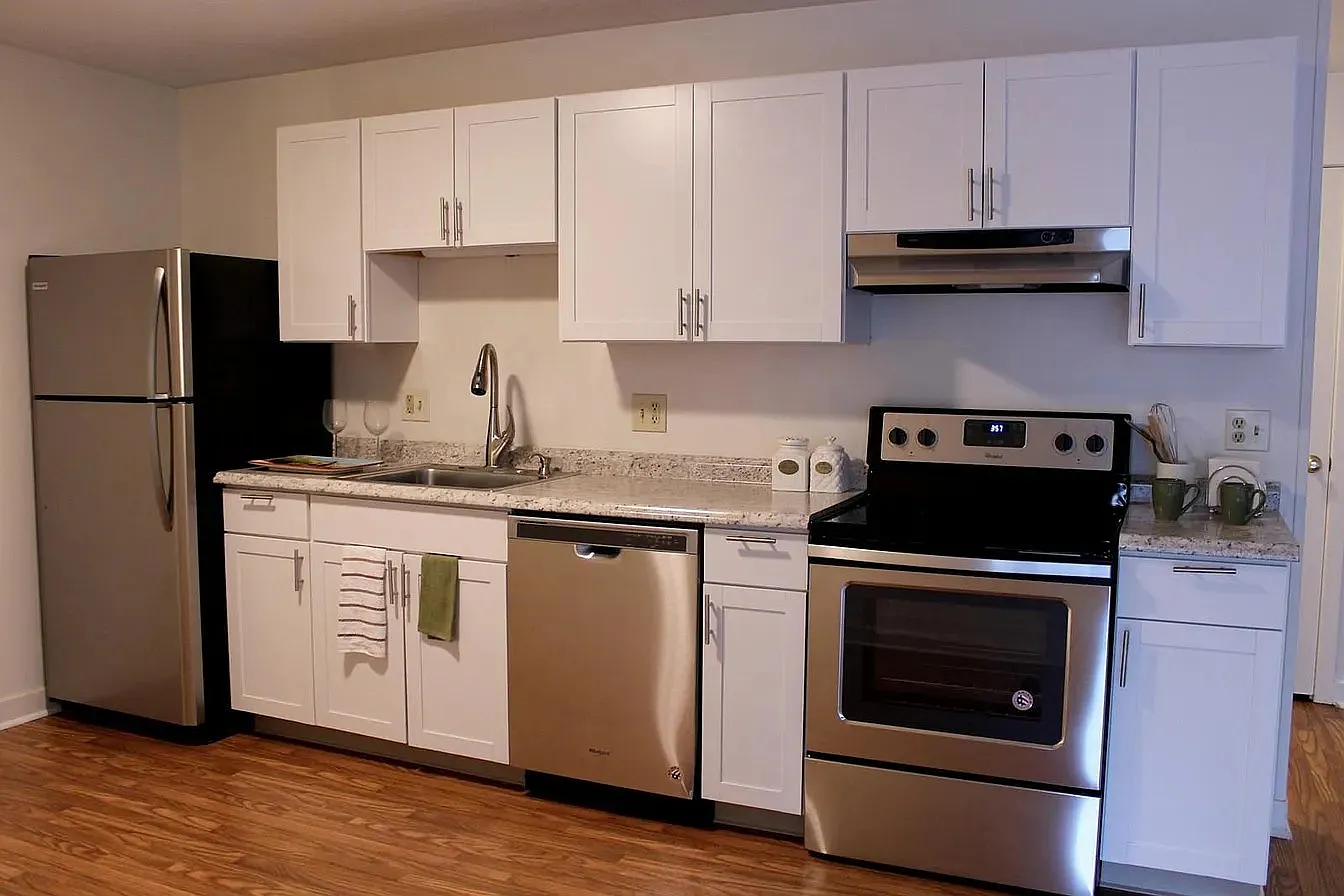 Spacious 4 Bedroom Apartment - Available June 2027! — Photo 3