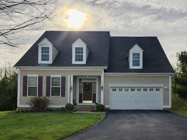 3 Brookside Dr