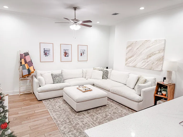 9534 Creekview Dr — Photo 3